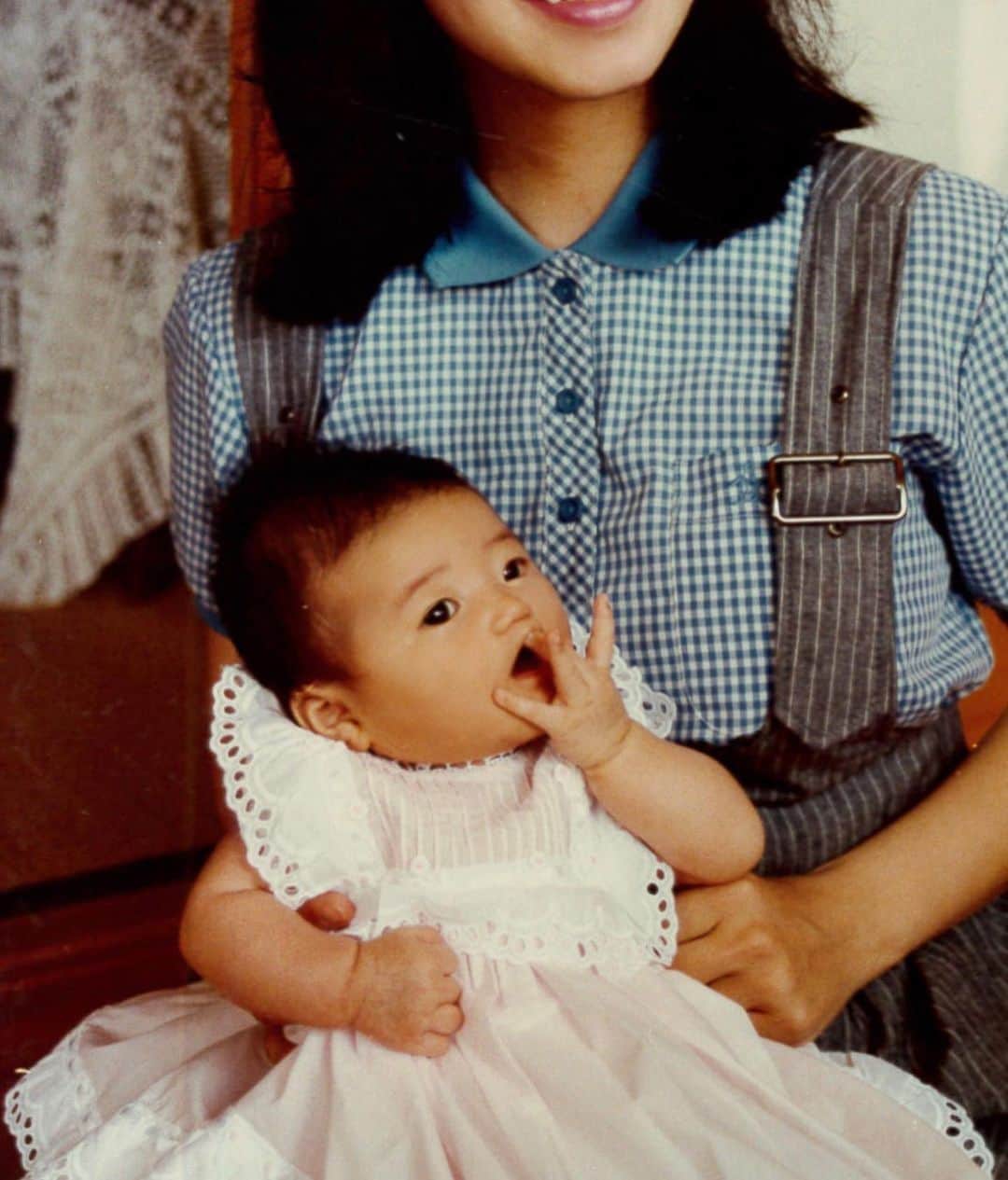 のインスタグラム：「Happy Mother's Day 🤱❤️ 偉大な母✨ どうやっても母みたいにはなれないねって妹といつも話してます😌 なれないけど母みたいな人に近づければいいな☺️ #happymothersday #母の日　#어머니날」