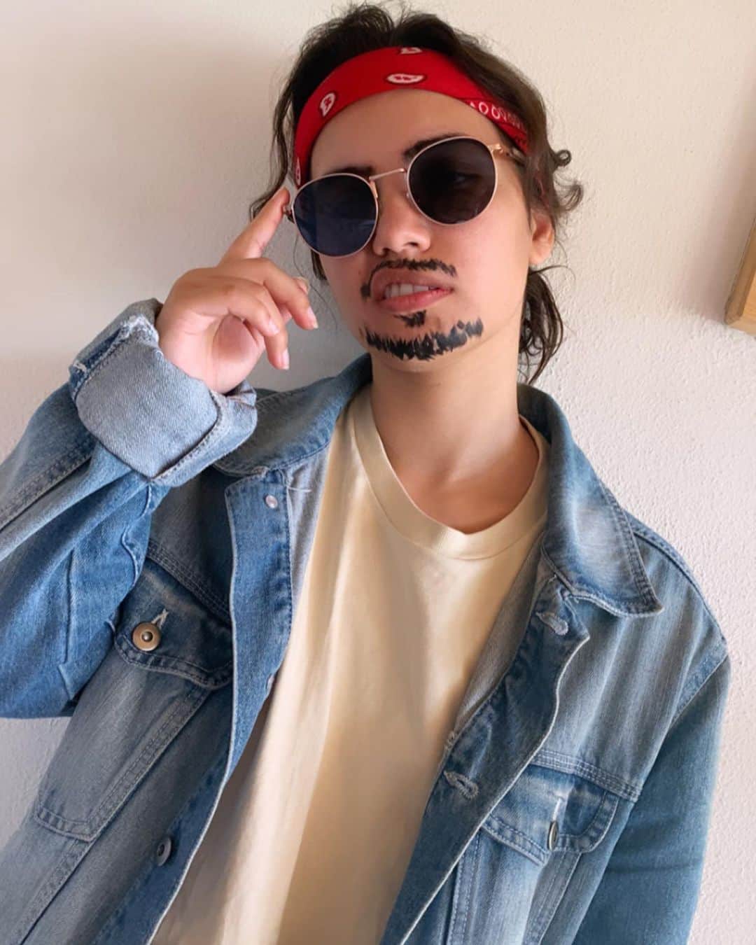 アマニ・ファンシーのインスタグラム：「Hey Puppe, my name Jeff, swipe & I’ll slide in ur dms 😏👅」