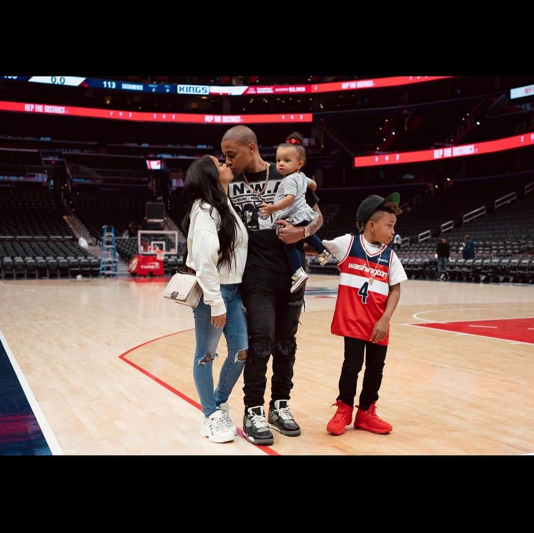 アイザイア・トーマスのインスタグラム：「Happy Mother’s Day to my beautiful wife @kayla_jasmin_ . Thank you for everything your the best in the world. We as a family appreciate everything that you do from top to bottom to keep the house as great as it is. I love you!!」