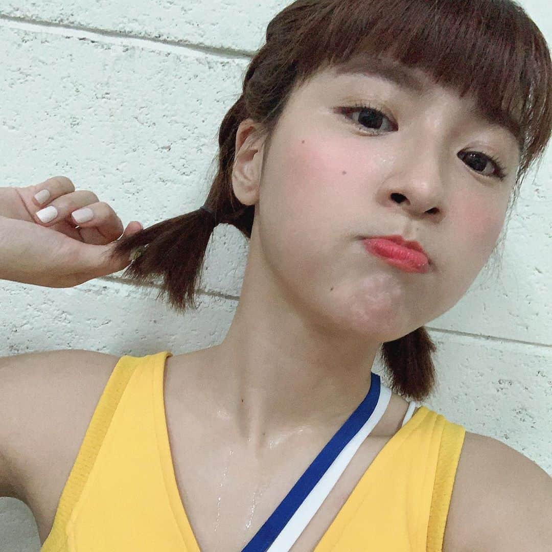 峮峮さんのインスタグラム写真 - (峮峮Instagram)「今天真的很可惜😭 天氣也很悶整個大炸汗又☔️💦💦💦 不過看到這三天大家都很遵守防疫規則 覺得你們蒸的超棒！！！！！ 🥰🥰🥰👍🏼👍🏼👍🏼 一起繼續努力♥️💪🏻」5月11日 0時01分 - qun_04