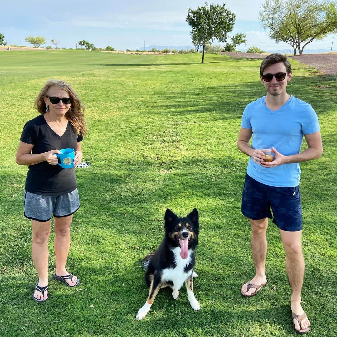 ダグラス・ラザノのインスタグラム：「Happy (socially distanced) Mother’s Day, Mom, featuring the only grandchild you’ll get from me! I love you! ❤️🐶」