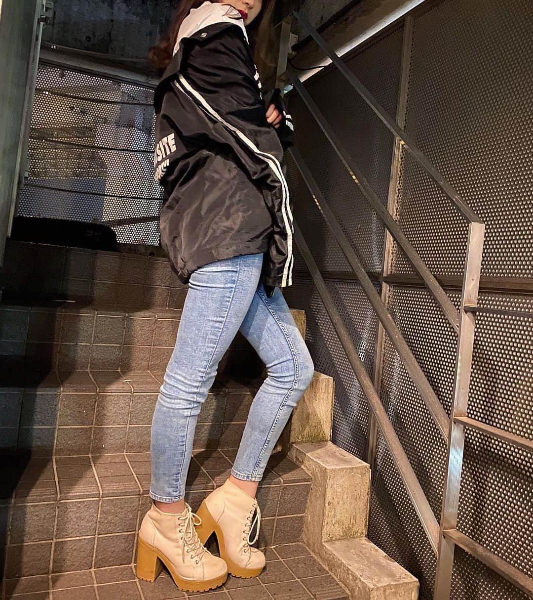 Monaさんのインスタグラム写真 - (MonaInstagram)「. . . 🍔🍕🍖🍗🌯 . . . #ファッション#コーデ #カジュアルスタイル #ヘアスタイル#ヘアカラー #envym#fashion #DJ#femaledj#japan #japanesegirl#instagood」5月11日 0時10分 - dj_monichan