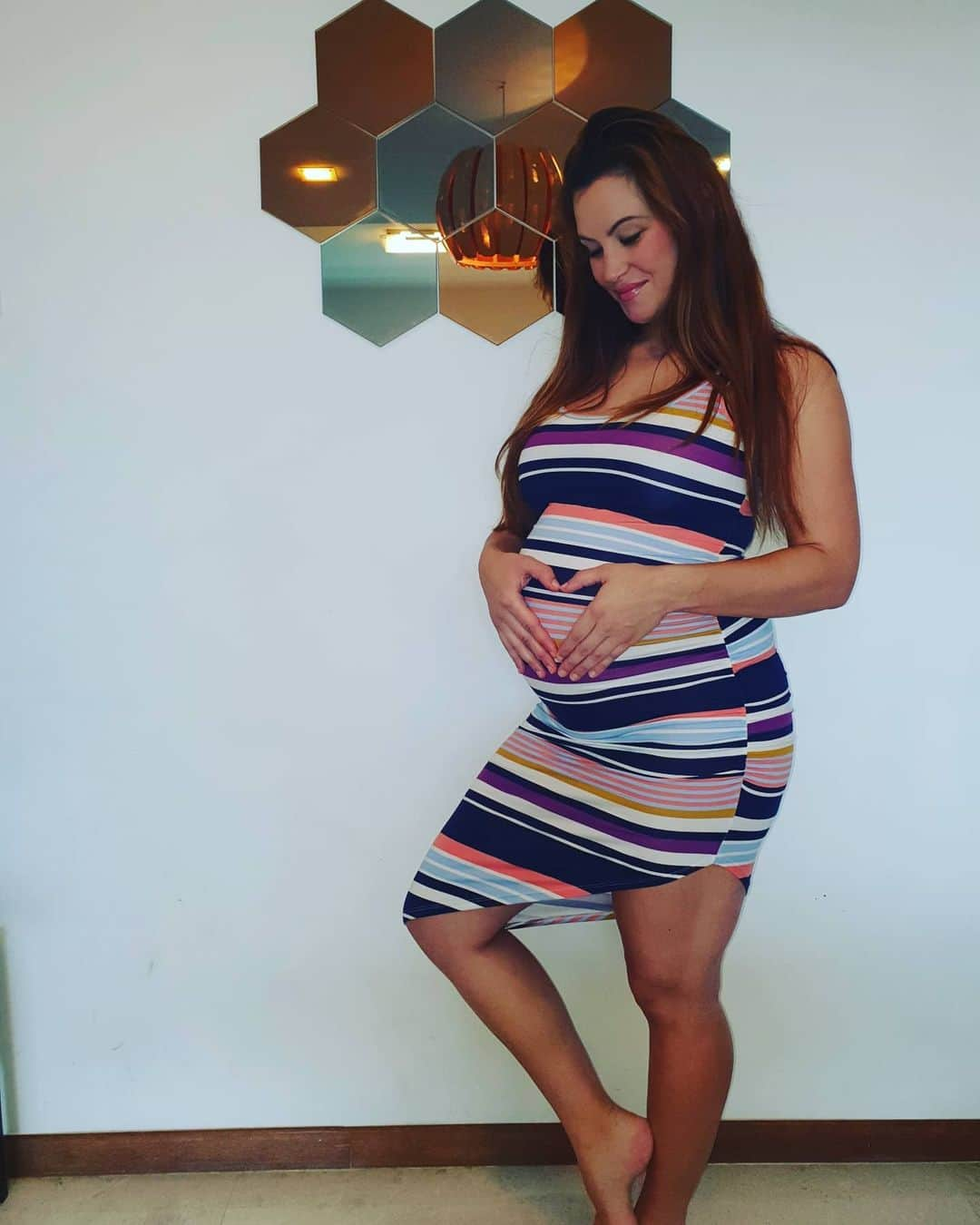 ミーシャ・テイトさんのインスタグラム写真 - (ミーシャ・テイトInstagram)「36 weeks! Body changes for days, but I've really come to accept them this pregnancy. I was so nervous last time about weight gain and if I'd be able to "bounce back" . That's really a funny concept though because there is no "back" and you will never be the same as you were before. That's the most beautiful thing about becoming a Mother. . After my last pregnancy it removed a lot of my fears about my ability to get into shape post baby and has really allowed me to enjoy this one in a more relaxed way. . Our physical bodies are a small part of who we are. I encourage all Mamas to be as healthy as you can in your pregnancy but don't judge yourself for the changes. Love the body that is busy building a miracle. . #HappyMothersDay #MothersDay #Pregnant #Pregnancy #Babyonboard #babybump #bumpupdate #babybelly #epecting #36weekspregnant #ThirdTrimester #loveyourself #birthaffirmations #prenancyworkout #fitmom #healthypregnancy #healthybaby #boymom #girlmom #secondpregnancy #mind #body #motivation #smile #pandemicpregnancy」5月11日 9時59分 - mieshatate