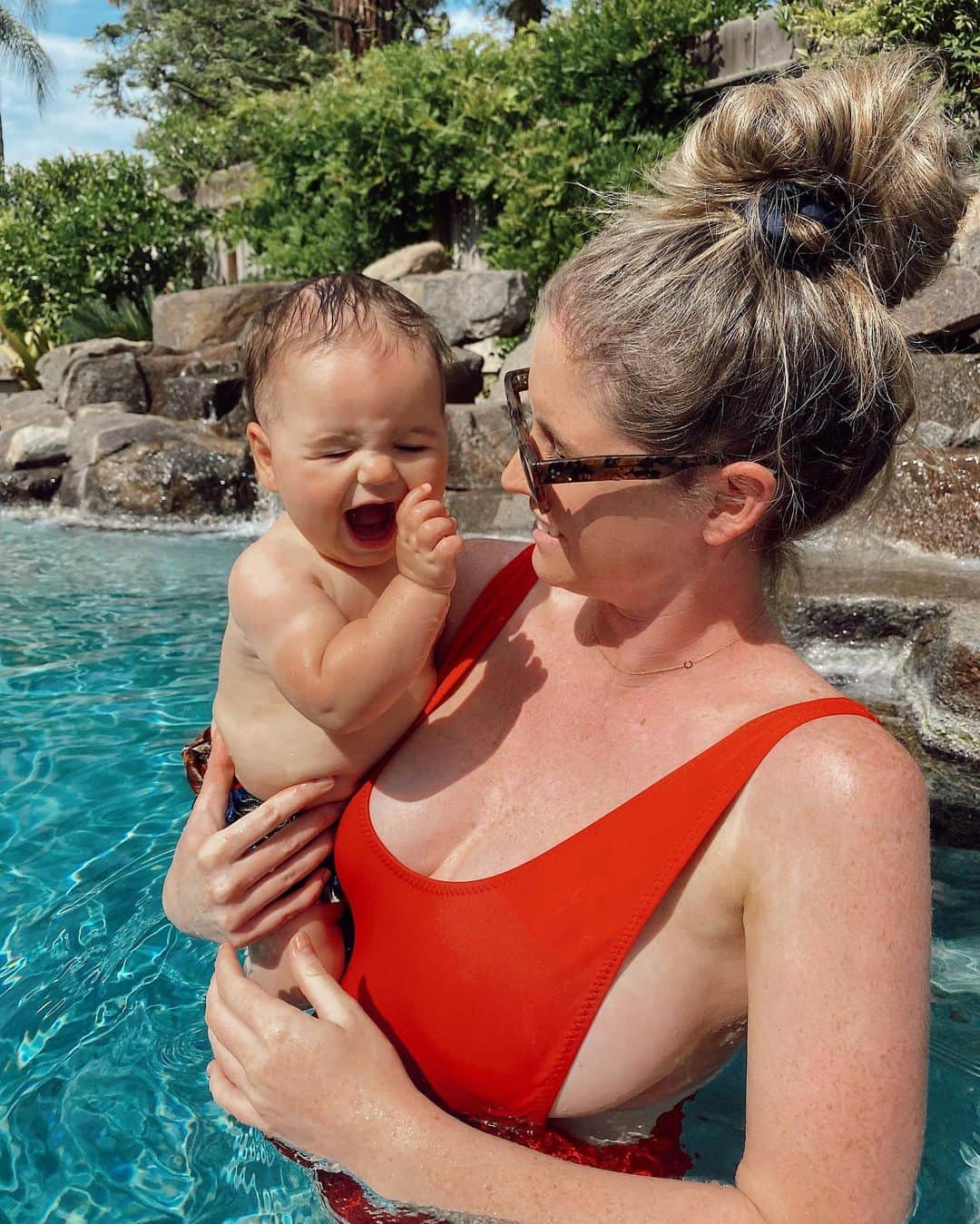 carlyのインスタグラム：「Mother, my favorite title yet. To the beautiful boy who made me a mom, thank you 🤍 seven months ago, my life changed forever, and I am so thankful for every moment we have shared and every memory we have made together. To all the mamas, happy Mother’s Day! Here are some of my favorite photos from motherhood so far. The first two are from today, but some of the others are candid and unplanned, and those make for the best ones, in my opinion. #mothersday #momappreciation」