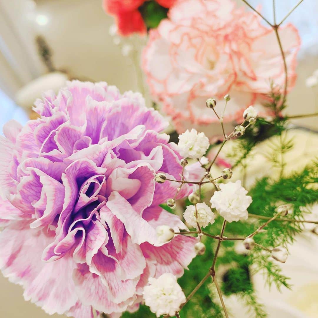 町田亜里香のインスタグラム：「昨日は母の日💐でしたね❤︎ 全国のお母さん。 毎日お疲れ様です☺️❤︎ . . #母の日 #mothersday」