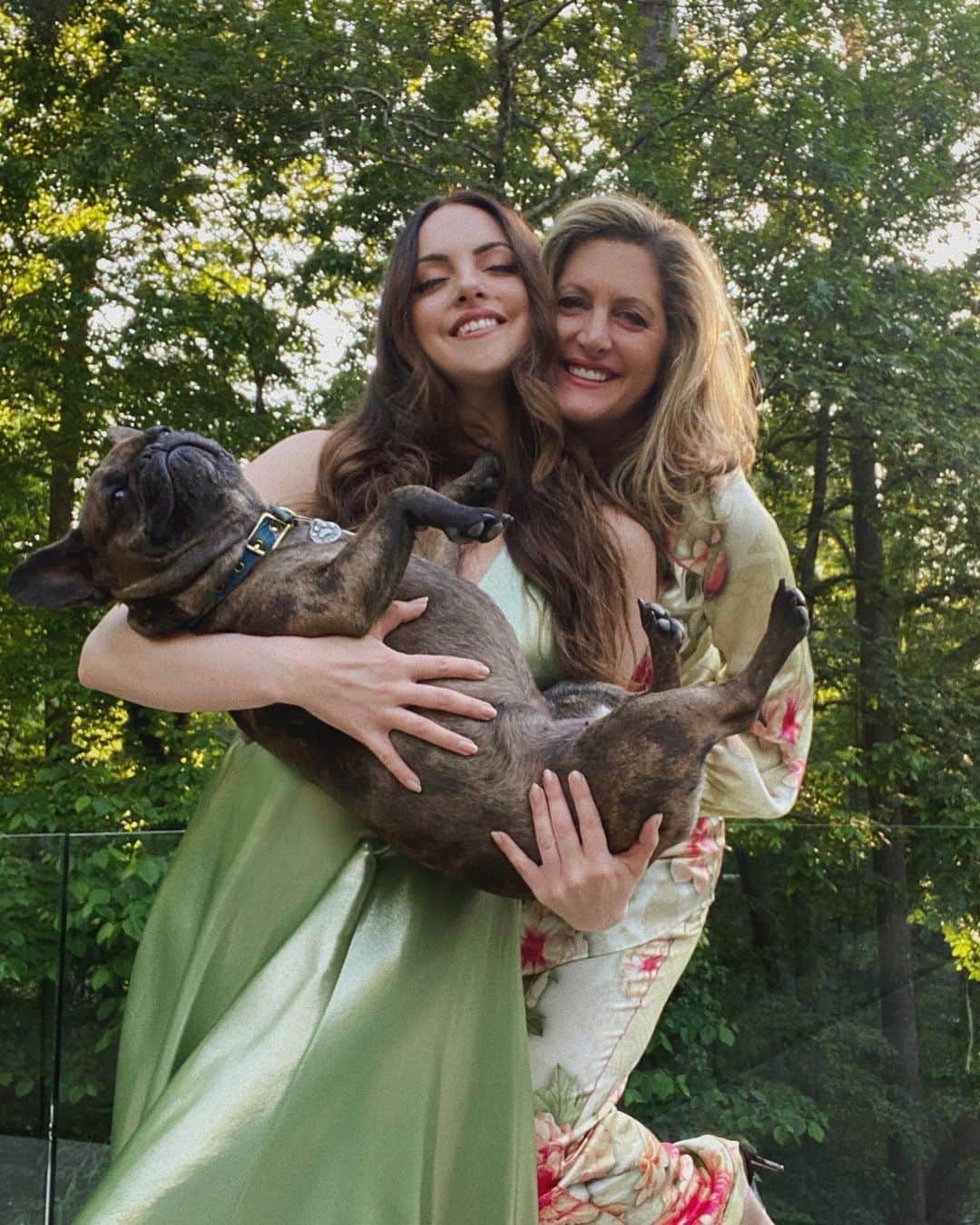エリザベス・ギリースのインスタグラム：「We dressed up & took photos for no one today because there’s nothing to do and also why not? I always feel lucky when I’m able to spend this day with my mom but this year I feel particularly fortunate. Meant the world to have this special day together. Happy Mother’s Day to all the Moms out there. Pet moms included! Notice how I’m pictured here with my son who didn’t write me a card or even mutter “Happy Mother’s Day” to me OR his Grandmother but It’s fine. I still love him. That’s motherhood.」