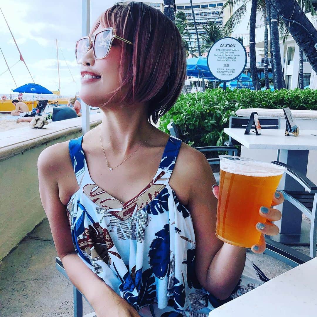 DJ YURINAさんのインスタグラム写真 - (DJ YURINAInstagram)「moter 's day🌺  Mother's happiness is that the child is smaile😌✨ May my mother be happy💓  #母の日　#motersday #moter  #love #loveisforever #smile  #hawaii #beach #海　#trip」5月11日 11時08分 - dj_yurina_tokyo