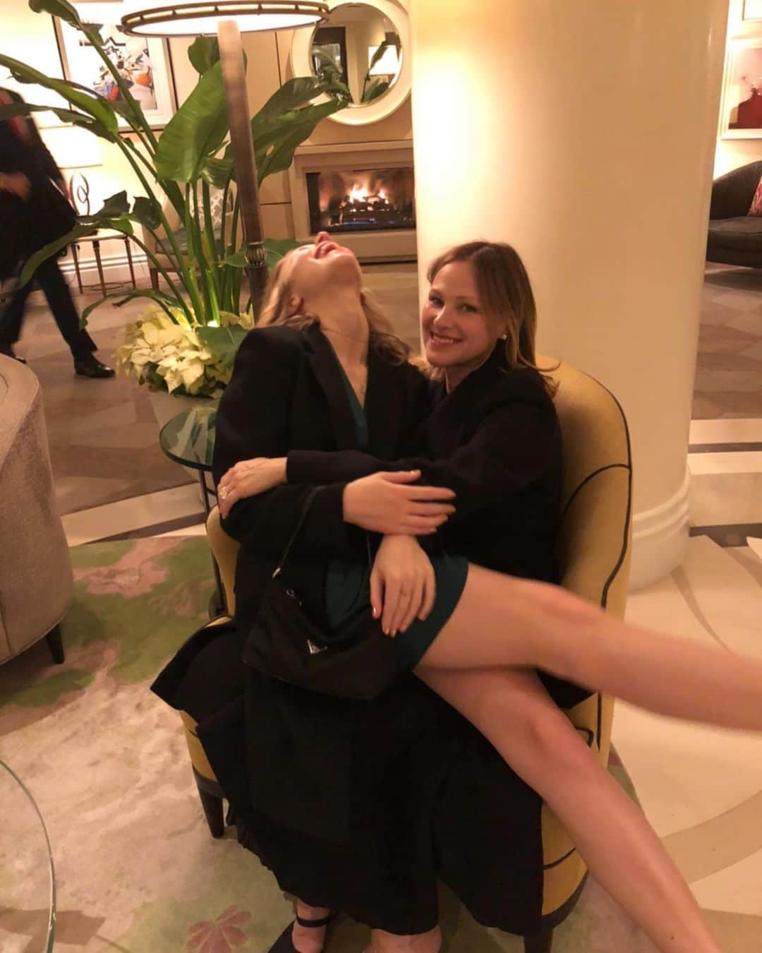 ハルストン・セイジさんのインスタグラム写真 - (ハルストン・セイジInstagram)「Momma. You deserve 365 Mother’s Days. You are my favorite phone call, rosé drinker, and friend. You are a rock for everyone who knows you and I’m so lucky to call you mom. Thank you Tem」5月11日 11時00分 - halstonsage