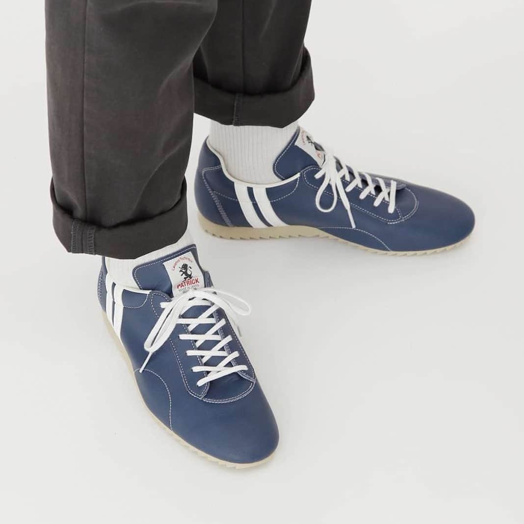 パトリックラボさんのインスタグラム写真 - (パトリックラボInstagram)「𝐂𝐀𝐋𝐋𝐀𝐂𝐋𝐄 𝐒𝐄𝐑𝐈𝐄𝐒 カラックル シリーズ ¥10,000（税別）  クリケットシューズをデザインソースとした「ALL GROUND（オールグラウンド）」の進化版「CALLAC」のシンセティックレザーバージョンです。シンプルなデザインながら独特な存在感を纏ったPATRICKらしい一足に仕上がりました。 レディースにも人気のシューズ。 素材：シンセティックレザー 生産国：日本  #patrick_labo #patrickshoes #sneaker #sneakers #shoes #kicks #靴 #instashoes #instakicks #sneakerhead #sneakerheads #nicekicks #sneakerfreak #kickstagram #shoestagram #patrickshoes #パトリック #パトリックスニーカー#madeinjapan #french #patrickpeople #patrick #大人スニーカー」5月11日 11時03分 - patrick_jpn