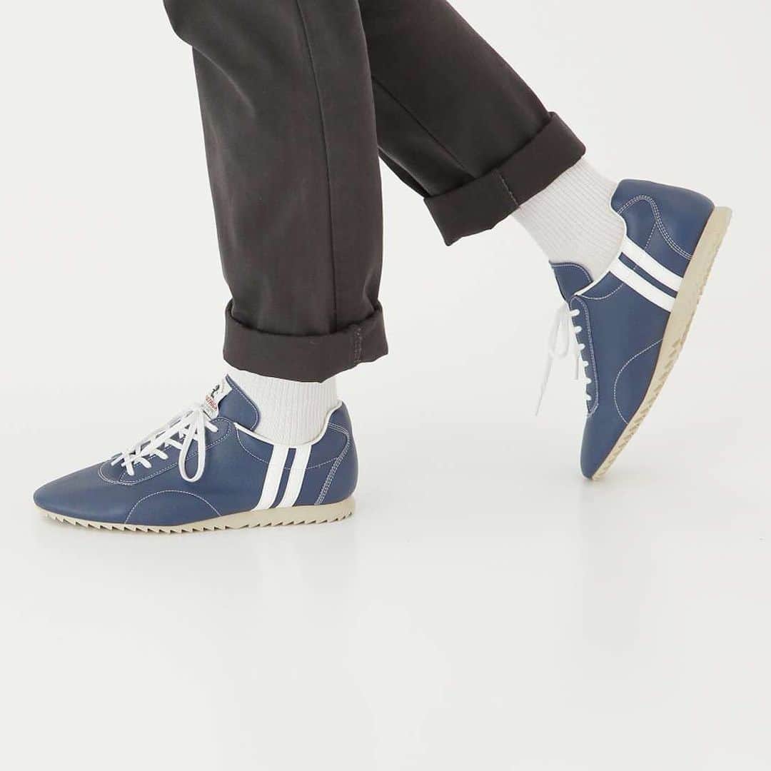パトリックラボさんのインスタグラム写真 - (パトリックラボInstagram)「𝐂𝐀𝐋𝐋𝐀𝐂𝐋𝐄 𝐒𝐄𝐑𝐈𝐄𝐒 カラックル シリーズ ¥10,000（税別）  クリケットシューズをデザインソースとした「ALL GROUND（オールグラウンド）」の進化版「CALLAC」のシンセティックレザーバージョンです。シンプルなデザインながら独特な存在感を纏ったPATRICKらしい一足に仕上がりました。 レディースにも人気のシューズ。 素材：シンセティックレザー 生産国：日本  #patrick_labo #patrickshoes #sneaker #sneakers #shoes #kicks #靴 #instashoes #instakicks #sneakerhead #sneakerheads #nicekicks #sneakerfreak #kickstagram #shoestagram #patrickshoes #パトリック #パトリックスニーカー#madeinjapan #french #patrickpeople #patrick #大人スニーカー」5月11日 11時03分 - patrick_jpn