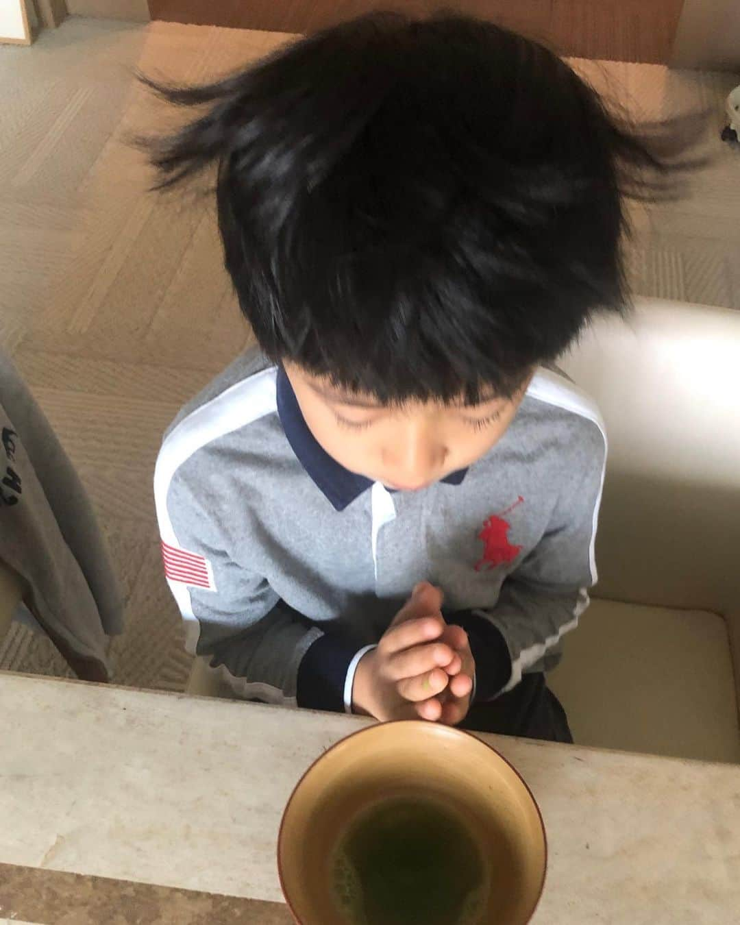 市川海老蔵 （11代目）さんのインスタグラム写真 - (市川海老蔵 （11代目）Instagram)「His recent bed hair, seems like it’s often in the style of both sides curled up? * 最近の寝癖、 両方跳ねるの多いかな？  #市川海老蔵 #海老蔵 #成田屋 #歌舞伎 #ABKAI #ABMORI #ebizoichikawa #ebizo #kabuki #thunderparty #theater #theaterarts #actor #japan #classic」5月11日 11時17分 - ebizoichikawa.ebizoichikawa