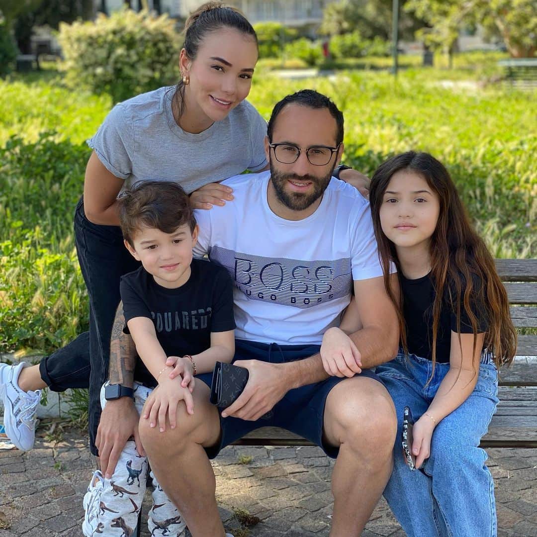 ジェシカ・スターリングのインスタグラム：「Son lo mejor de mi vida. ♾mi familia=mi todo ❤️❤️LOS AMO❤️❤️ #bettertogether #onelove」