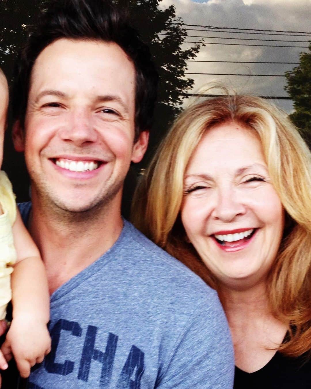 のインスタグラム：「You are truly the best mom there is. Always beaming with positivity.  You brighten the day of anyone you come in contact with.  Thanks for raising us three boys like a champ and showing us what a strong woman looks like.  Love you forever and ever.  Happy Mother’s Day Mom. 💛💛💛」
