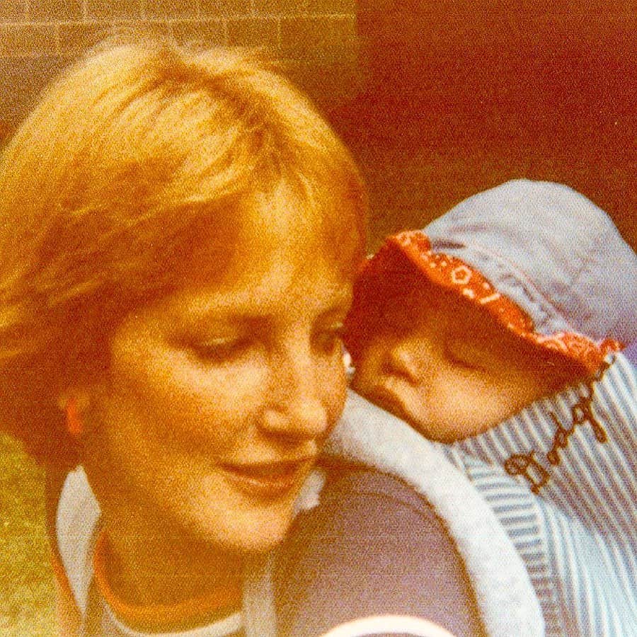 ジェームズ・ヴァン・ダー・ビークさんのインスタグラム写真 - (ジェームズ・ヴァン・ダー・ビークInstagram)「We’ll never be able to fully appreciate everything our mothers went through... the challenges, the triumphs, the daily struggles and joys, the sacrifices and the gifts passed down both through DNA and by nurture.  But we can appreciate THEM... for everything they are.  I love you Mom.  #HappyMothersDay, thank you for all the love and care, and all the little things I’ve forgotten about along the way.  Thank you for encouraging my crazy, and for not telling me not to wear that striped blazer in the third pic. 😘」5月11日 3時09分 - vanderjames