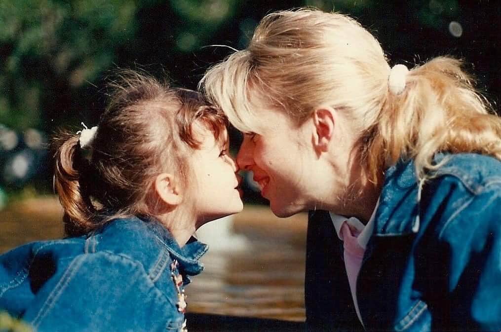トーレイ・デヴィートのインスタグラム：「Happy Mother’s Day to all you incredible mothers out there ! I’m especially grateful for mine today, along with my beautiful grandmothers who came before her and the ones who came before them. 💕 Honoring all of you today and everyday! 💐」