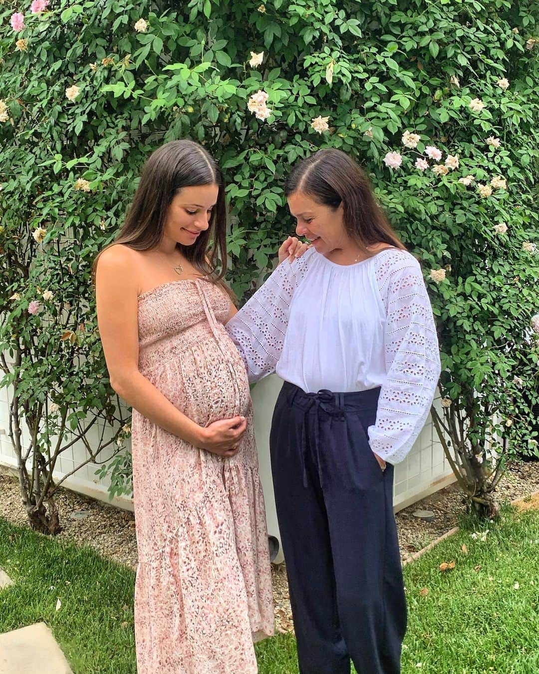 リア・ミシェルのインスタグラム：「The best Mother’s Day with the best mother in the world. I love you mom💛」