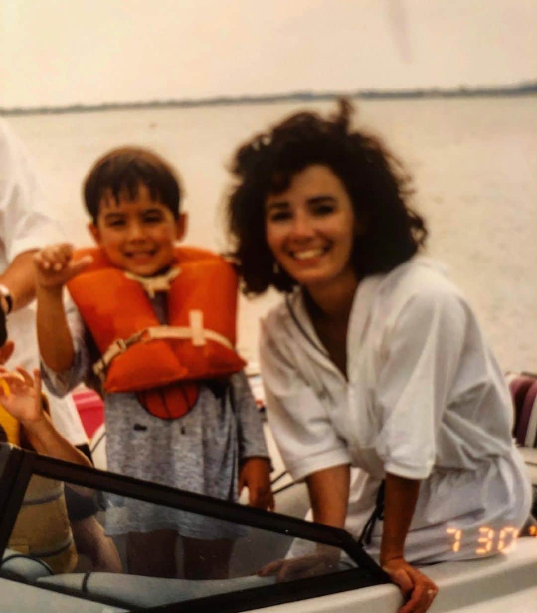 ジョー・ジョナスのインスタグラム：「Happy Mother’s Day @mamadjonas thanks for being amazing. love you!」