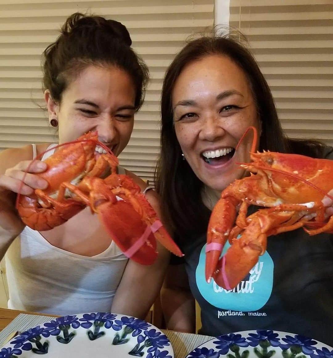 ニーナ・ウィリアムズさんのインスタグラム写真 - (ニーナ・ウィリアムズInstagram)「Shoutout to all the hardworking, easy-going, gentle, tough, laughing, loving mommas out there 💛 Past, present, and future mommas 💛 Momma’s momma’s 💛 and momma-figures 💛 We wouldn’t be here without you. And to MY momma ‼️ I love you!! Thanks for teaching me all the life lessons... turns out you were right about pretty much everything 😉 including the importance of good food 🥰 Miss you! ❤️❤️ @christinegluke」5月11日 3時41分 - sheneenagins