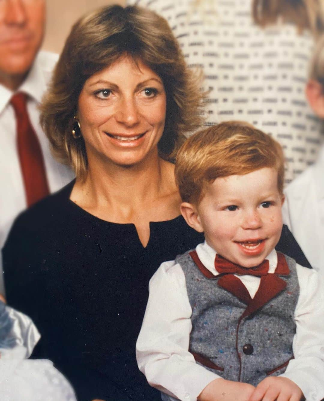 ショーン・ホワイトさんのインスタグラム写真 - (ショーン・ホワイトInstagram)「A lot has changed over the years, but one thing has stayed the same. I love you, Mom. Happy Mother’s Day to this incredible woman and all the amazing moms out there !!!」5月11日 4時15分 - shaunwhite