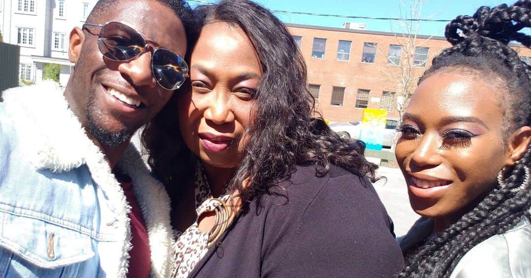 のインスタグラム：「You already know what time it is! ❤️ . . . .  #mothersday #mommy #thankful #blessed #blackjoy」