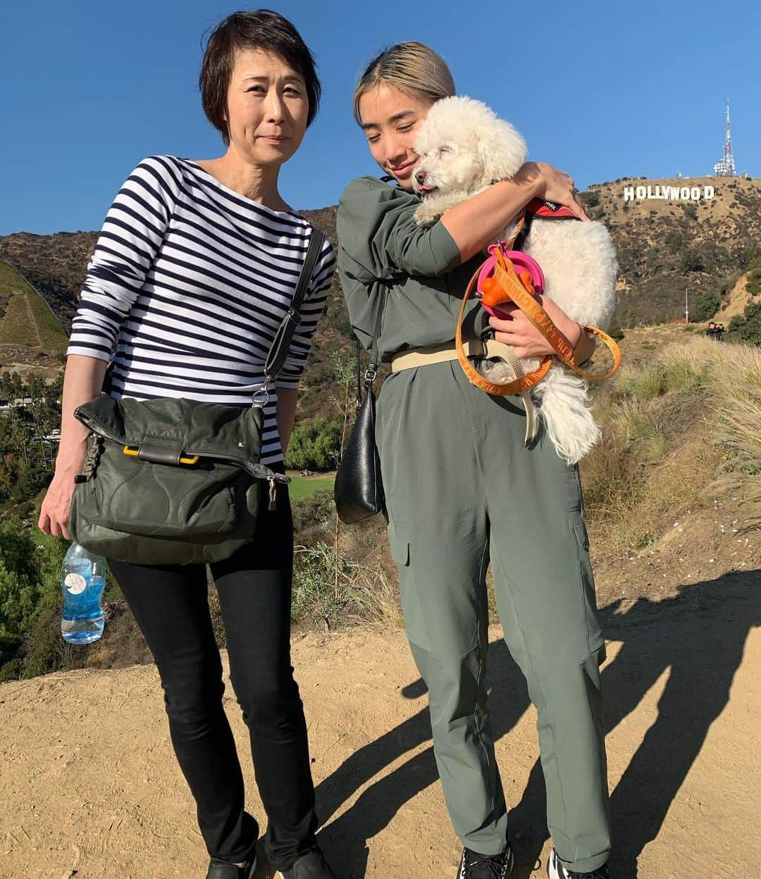 Ai Shimatsuさんのインスタグラム写真 - (Ai ShimatsuInstagram)「HAPPY MOTHER’S DAY TO MY MOM @etsukoshimatsu !!🌹♥️ The first pic was taken 33yrs ago when my mom came to LA for the first time! ✈️ (A year before I was born)  So happy she got to come to LA again last year.🌞 More travels together to come. I can’t wait. ♥️ Thank you for everything you’ve done for me. Today we celebrate YOU and all the moms in the world. 💕🎉 母の日おめでとう！ 母から学ぶことは多い、、というか未だに学ぶことだらけ。と歳を重ねてつくづく感じます。🙏 一緒に旅行できる日が早くきますよーに！！！それまでは体に気をつけて、胡蝶蘭の水あげ頑張れー！！💐✨」5月11日 5時30分 - aishimatsu
