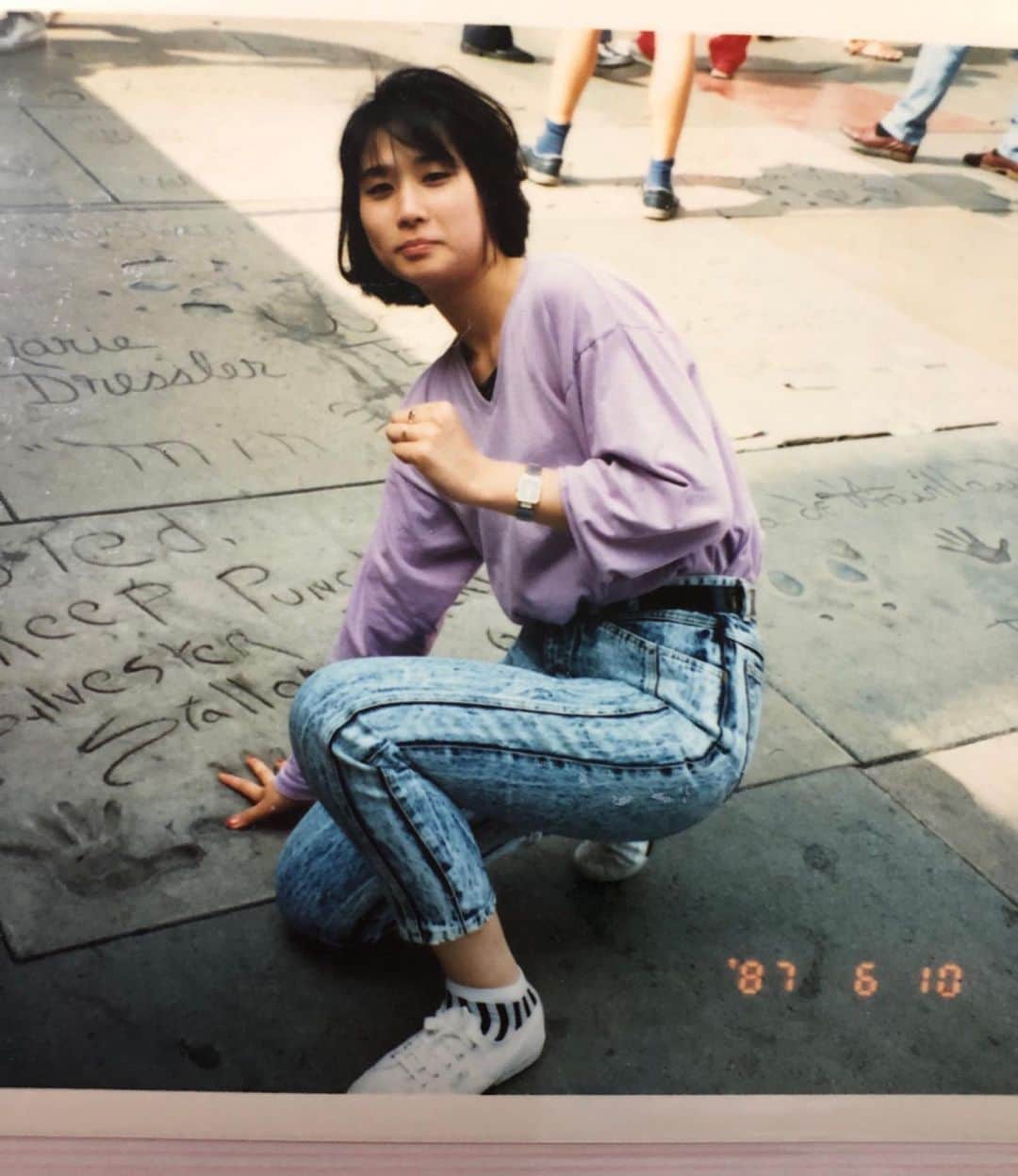 Ai Shimatsuさんのインスタグラム写真 - (Ai ShimatsuInstagram)「HAPPY MOTHER’S DAY TO MY MOM @etsukoshimatsu !!🌹♥️ The first pic was taken 33yrs ago when my mom came to LA for the first time! ✈️ (A year before I was born)  So happy she got to come to LA again last year.🌞 More travels together to come. I can’t wait. ♥️ Thank you for everything you’ve done for me. Today we celebrate YOU and all the moms in the world. 💕🎉 母の日おめでとう！ 母から学ぶことは多い、、というか未だに学ぶことだらけ。と歳を重ねてつくづく感じます。🙏 一緒に旅行できる日が早くきますよーに！！！それまでは体に気をつけて、胡蝶蘭の水あげ頑張れー！！💐✨」5月11日 5時30分 - aishimatsu