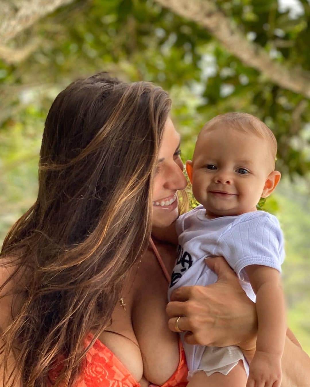 マッケンジー・ダーンのインスタグラム：「Happy Mother’s Day for all the mothers!! Feliz dia das Mães!! Te amo filha!!」