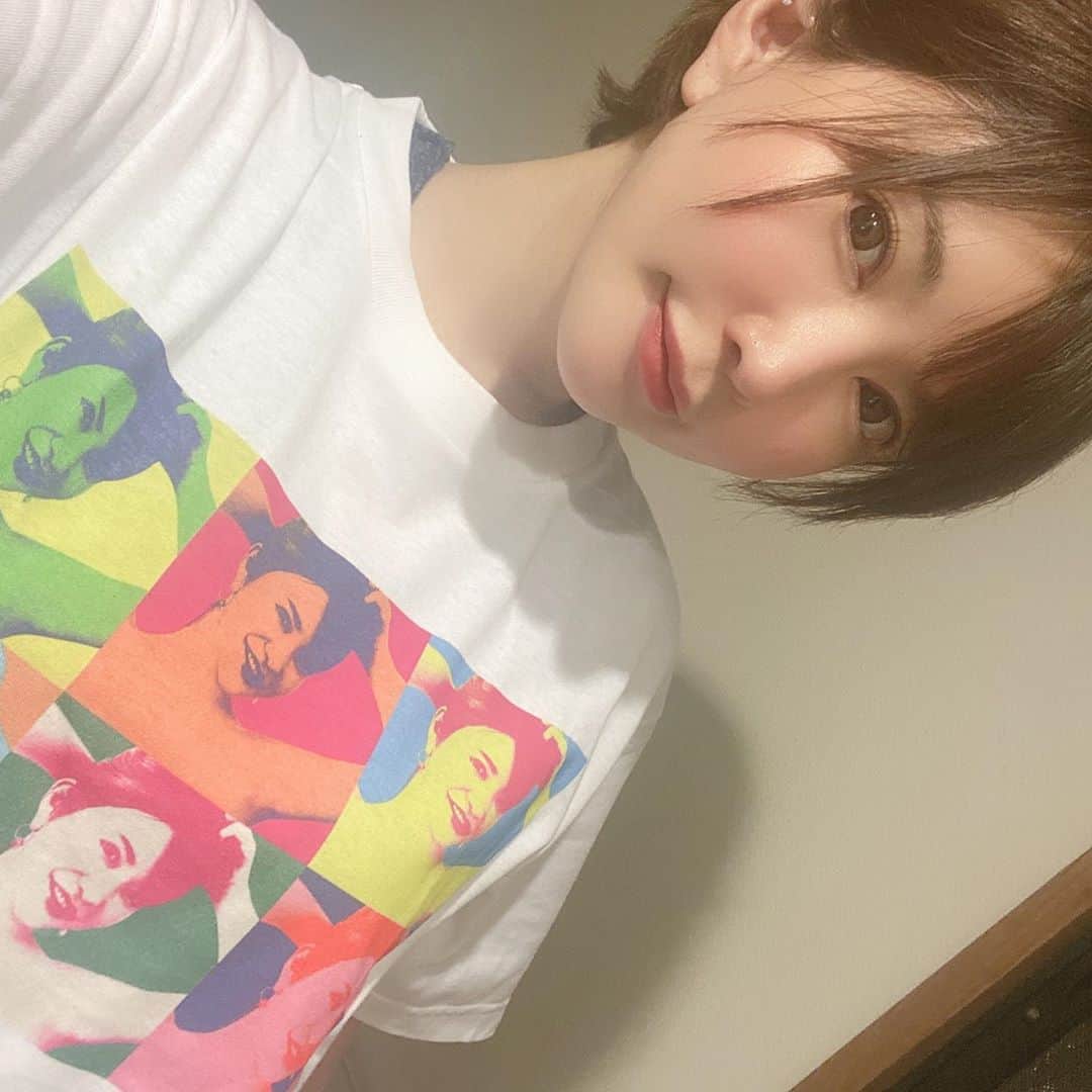 里美ゆりあのインスタグラム：「なんかね、私のTシャツなの(✿˘艸˘✿) #goodmorning  #オリジナルtシャツ  #里美ゆりあ」