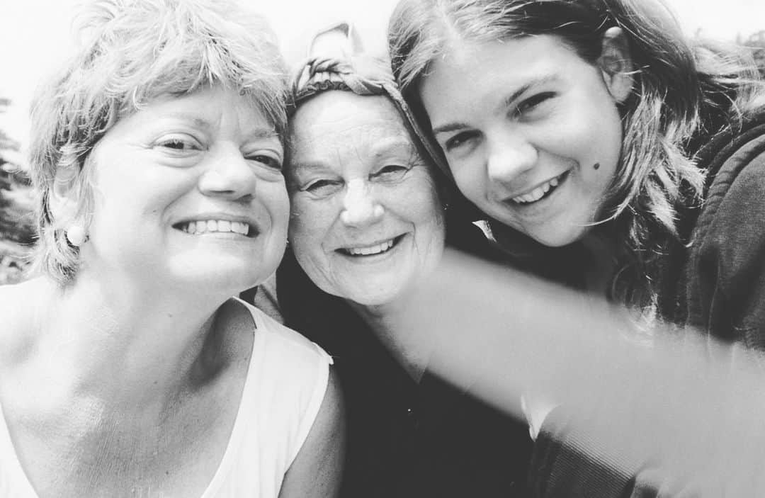 パトリック・J・アダムスのインスタグラム：「Three generations of inspiring, fierce, hilarious, hardworking, brilliant mothers. So grateful to have all of them in this world showing me the way towards being a better man and a better human.」