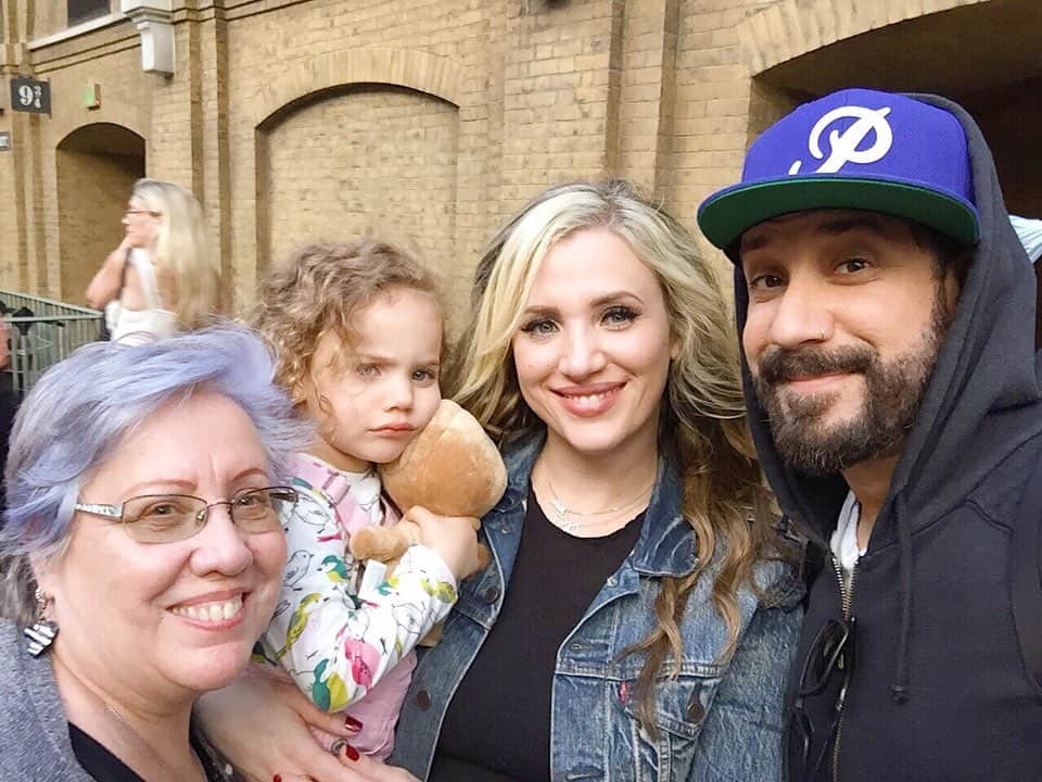 A.J.のインスタグラム：「Happy Mother’s Day to all of the incredible moms out there!! Thanks to my amazing mother who made me the man I am today and to my wife who is such a beautiful example to our girls. Ava & lyric are so lucky to have you as their mom! I hope you all have a great day. Take some time to call the ones you love!」