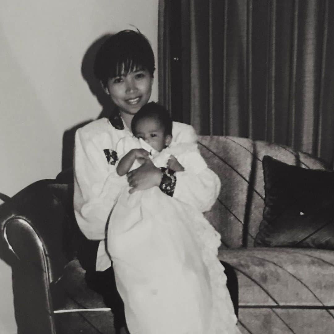 エマリン・エストラーダのインスタグラム：「Mama E. Gemma’s the boss. Happy Mother’s Day to all the mamas today & every day 🤍」
