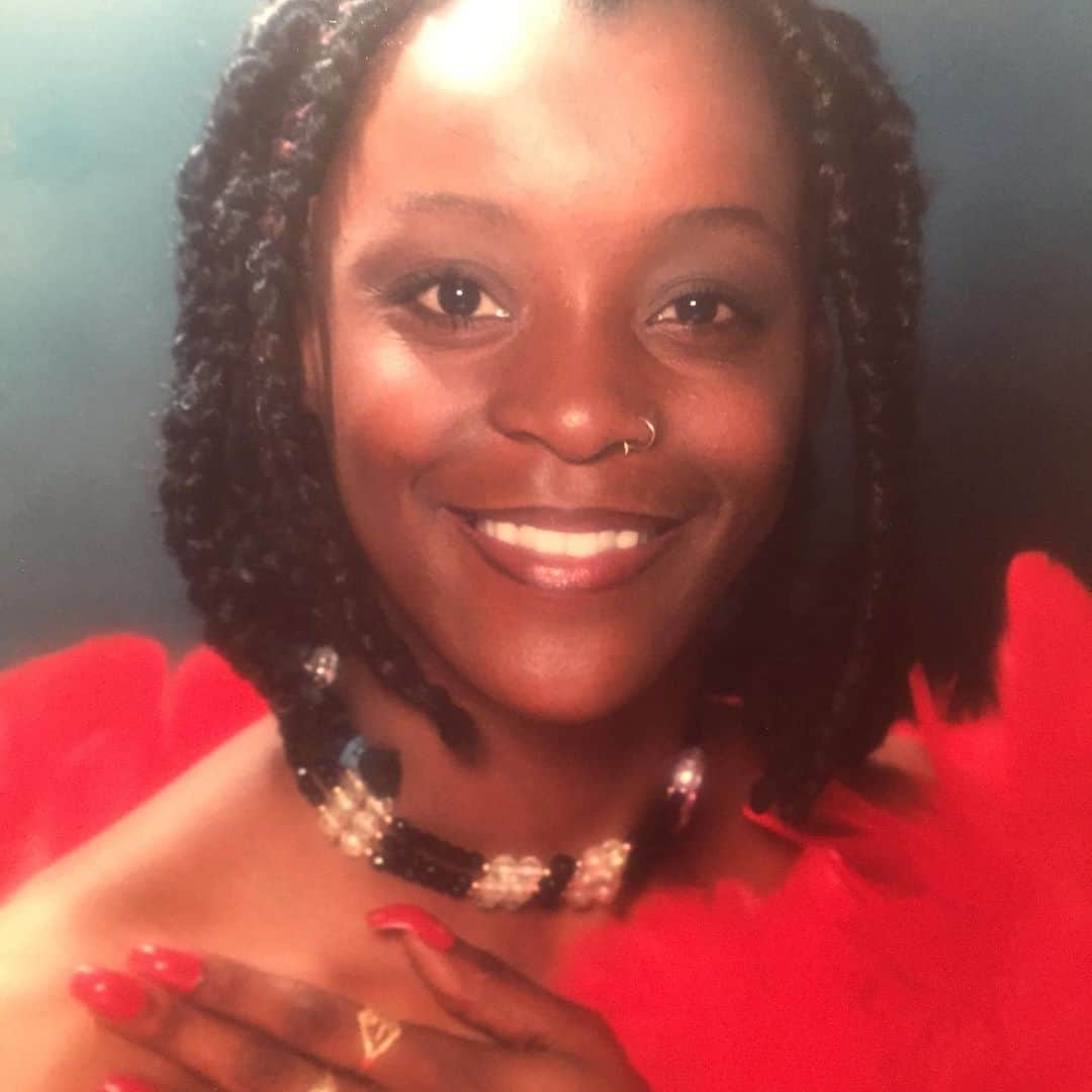 ダショーン・ジョーダンのインスタグラム：「Happy Mother’s Day to one of the strongest, toughest, loving and caring women I know @torasimpkins I’m so thankful for you and the sacrifices you made. Your dedication to raise me into a solid young man never goes unnoticed! I don’t know where I would be without you. 22 years of being a single parent and you handled it. I never had to ask for anything and you showed me what unconditional love is. Today is all about you and celebrating how awesome of a mom and woman you are! ❤️」