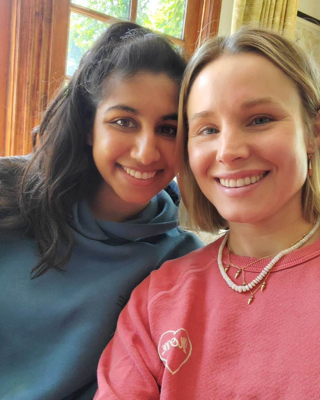 クリスティン・ベルさんのインスタグラム写真 - (クリスティン・ベルInstagram)「My best wife and baby girl @mlpadman got me a beautiful mothers day sweatshirt that I will now wear forevermore. Xoxoxo」5月11日 7時06分 - kristenanniebell