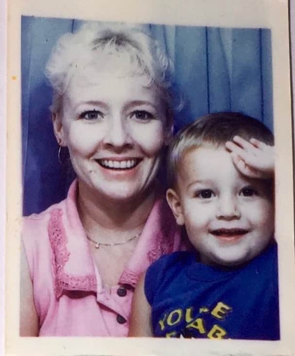 Ghastlyのインスタグラム：「Thanks for creating me mom - this place is a trip」