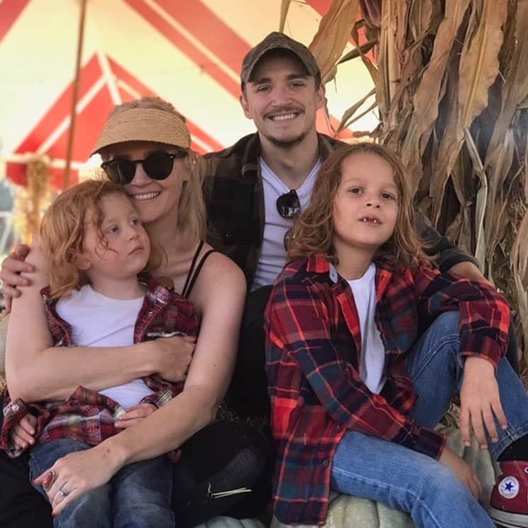 カイル・ガルナーのインスタグラム：「These are some badddd mothers right here @themaryjanejane @thegallnerfam. Happy Mother’s Day to the woman who raised me and the woman that trained me... or at least keeps trying. Thanks for not giving up on me baby ;). Thank you both for everything you have done and everything you do. I have learned so much from you both and I look forward to more adventures and quality time and building an amazing life for these little boys to help turn them into good men. Happy Mother’s Day to all the mamas out there. We would be lost without you.」