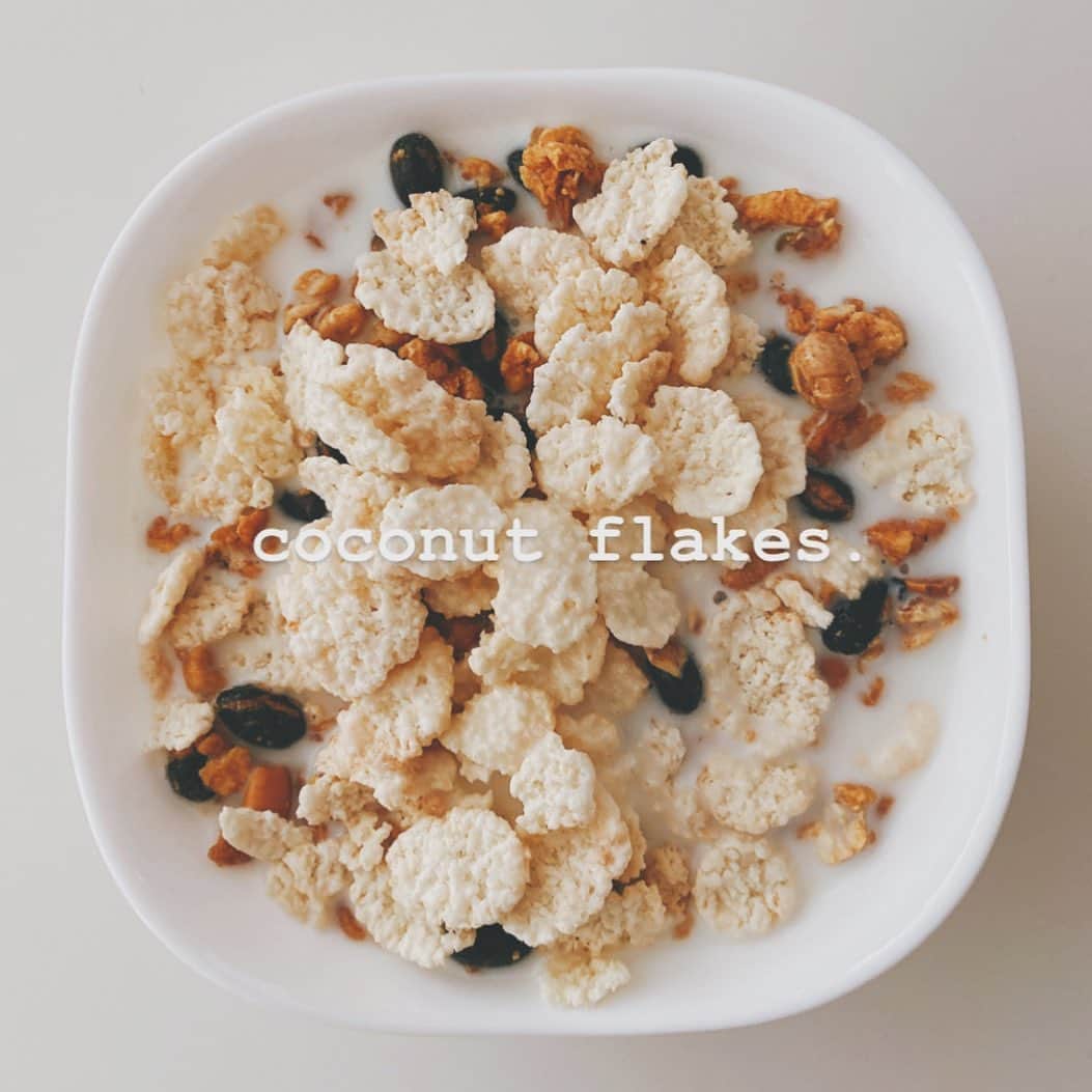 野田萌さんのインスタグラム写真 - (野田萌Instagram)「#coconutflakes 🥥🌴 おはようシリアル。 どはまりちゅー🤤」5月11日 7時50分 - megumi__noda