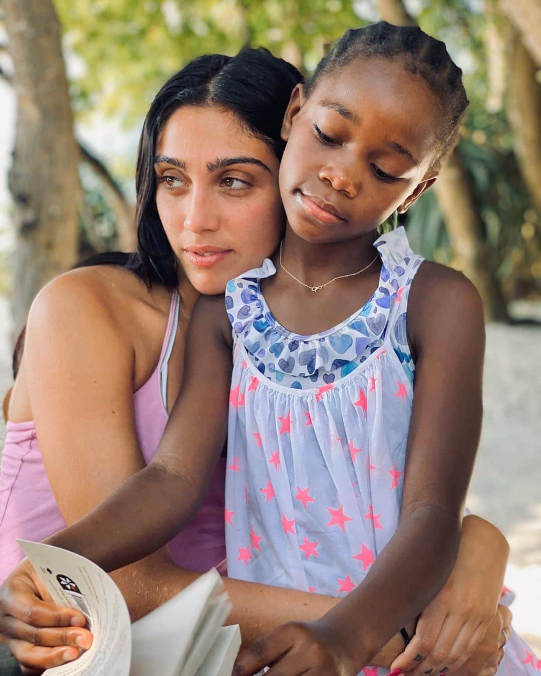 マドンナさんのインスタグラム写真 - (マドンナInstagram)「My Mama looks so tired in this photo with me.......,,.......A Reminder that being a  good Mother is the hardest job in the World! ♥️ #mothersday  #lola #rocco #davidbanda #mercyjames #stella #estereosom」5月11日 8時00分 - madonna