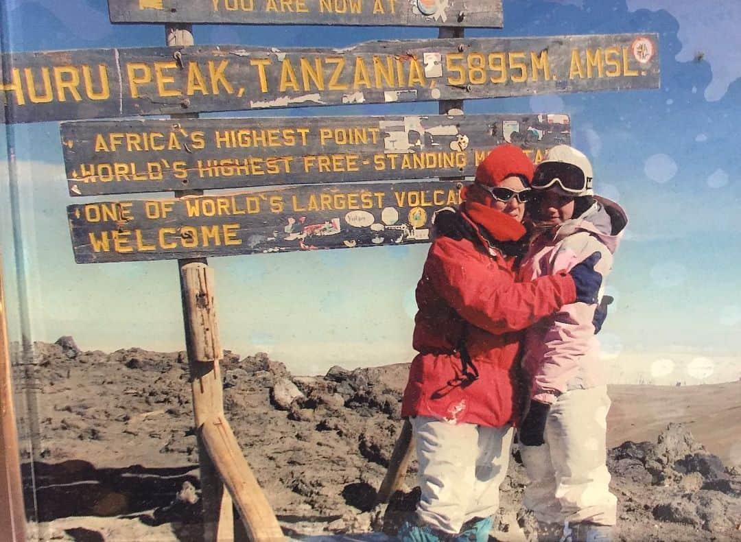 クロエ・ベネットのインスタグラム：「Me and mom at the top of Mt. Kilimanjaro. I was 13. Absolutely NO ONE else on this planet could’ve gotten that outta shape, pre-teen, city girl on top of one of the highest mountains...except for her. I’d follow you anywhere momma. Happy Mother’s Day. I love you so much!」