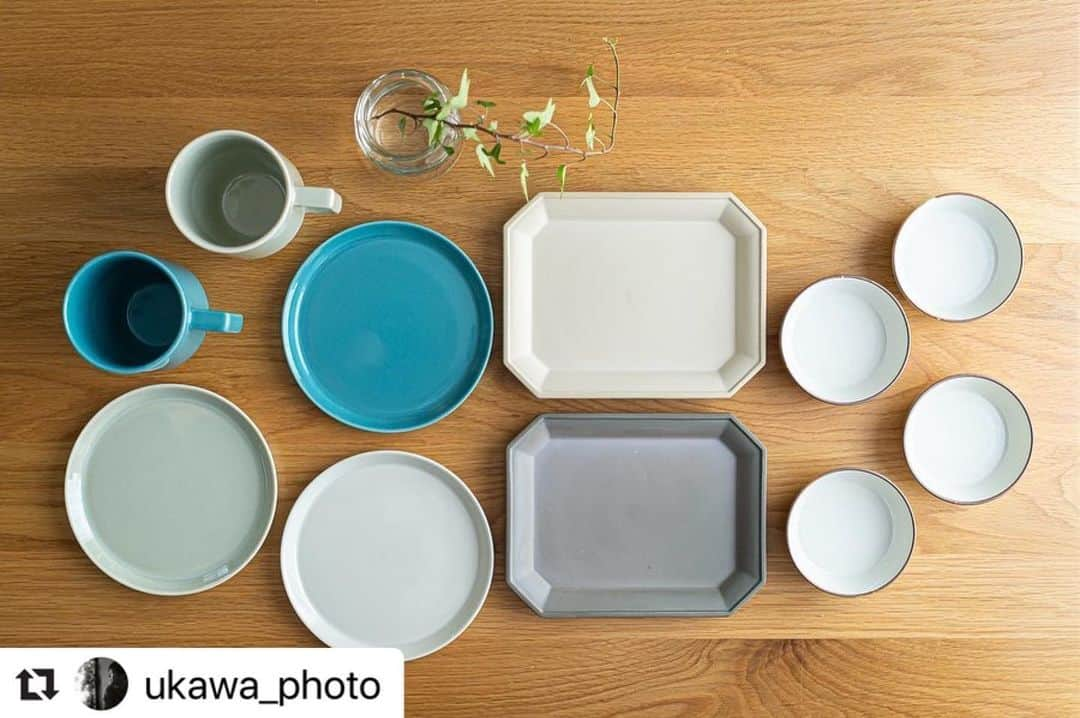 有限会社マルヒロさんのインスタグラム写真 - (有限会社マルヒロInstagram)「#Repost @ukawa_photo with @make_repost ・・・ . マルヒロガレージセール✂️. . 激戦の上、購入でき無事に届きました💨. . 今年は陶器市がコロナの影響で中止💦. . そんな中、マルヒロさんはオンラインショップにてガレージセール！ . . 奥さんがパンフレットで事前にチェック✅. それをどんどんカートへポチポチ🛒. . 買えなかったものもありましたがこれだけ買えました😊. . 来年は何事もなく陶器市が開催され楽しめることを祈ります🙏. . . @maruhiro.hasami . @maruhiro.official . . photo @ukawa_photodesign .（自分） . . .  #長崎 #nagasaki #波佐見 #波佐見焼 #波佐見陶器市 #波佐見陶器まつり #マルヒロ #maruhiro #マルヒロガレージセール #陶器市 #陶器 #磁器 #陶磁器 #ブロックマグ #プレート #平鉢 #ソークトレイ #器 #おうち時間 #おうちカフェ #おうちごはん #zeiss #ツァイス #ツァイス写真部 #α7iii #sonya7iii」5月11日 9時04分 - maruhiro.hasami