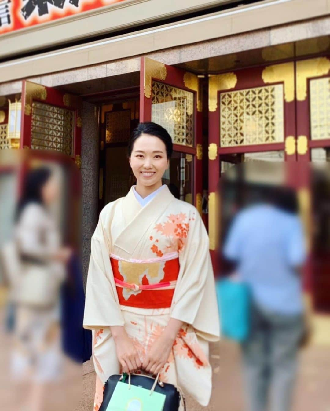 千紗れいなさんのインスタグラム写真 - (千紗れいなInstagram)「👘キモノバトン👘 . . 同期のゆきえ @sarasarasarasa0623 から 回ってきました✨ ゆきえと着物で都おどり行く予定でした😭 必ずリベンジしようね🥰 . 大好きな着物を早く着たい❗️ 着物を来て、お出掛けしたい❗️ 歌舞伎を着物で観劇したい❗️ . 早く出来ますよーに🌈 . お次は同期のすみれ乃麗ちゃんへ💕 @reisumireno  れいちゃんともお着物デートしたいな✨ . . #着物バトン #着物　#きもの #着物好きな人と繋がりたい  #橘柄が好き ほぼ　#母の着物　👘」5月11日 19時20分 - mari_i64