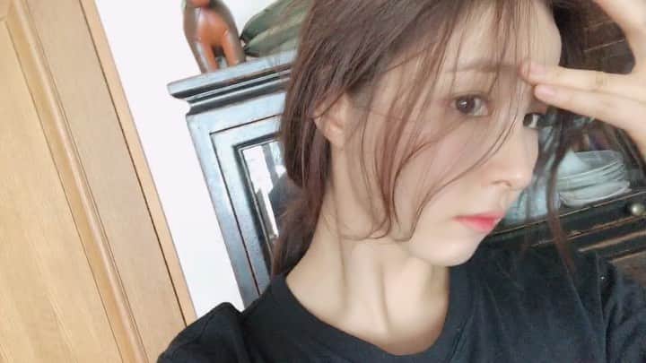 シン・セギョンのインスタグラム：「새 브이로그가 업로드되었습니다🌸 링크는 프로필에! link in bio🐾」