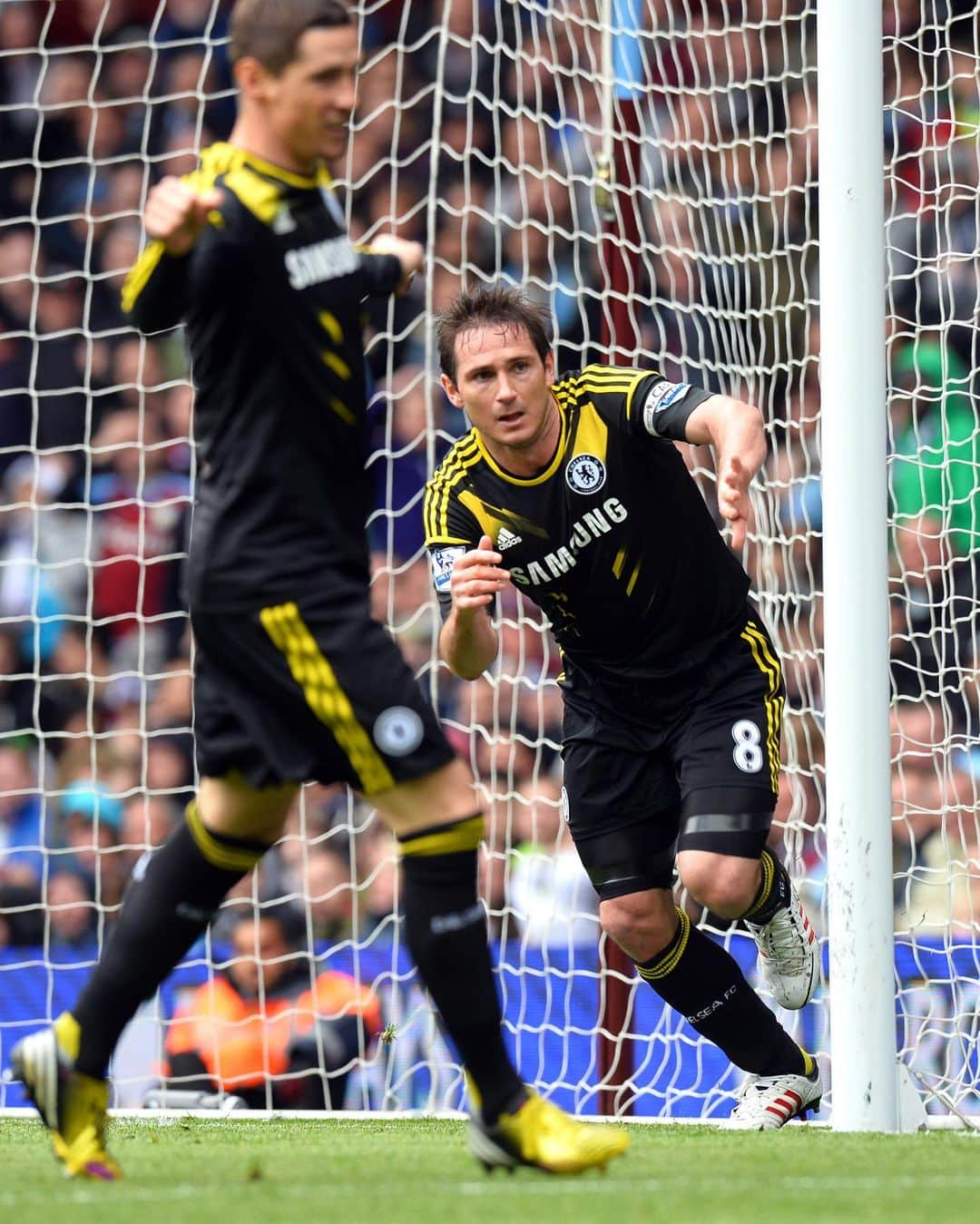 チェルシーFCさんのインスタグラム写真 - (チェルシーFCInstagram)「‘It's a bit surreal, to actually sit at the top in terms of goals, I can't quite get my head around it.’ @FrankLampard after becoming our all-time highest scorer! 💭💙 #OnThisDay #CFC #Chelsea」5月11日 20時14分 - chelseafc