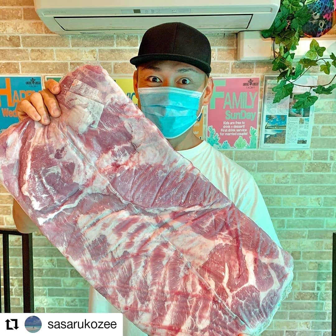 池田香織のインスタグラム：「いつも優しくてあったかいkozeeさんのお店から、無料のお弁当の情報です✨ お近くに住んでいる方やお勤めの方、お散歩の範囲内だよーという方、ぜひkozeeさんからパワーをもらって来てください🎵  #Repost @sasarukozee • • • • • • Amore n Amigo / アモーレ アミーゴ 【無料弁当始めます！応援して貰えると嬉ササリます♡】写真はスワイプしてね。  明日5/11(月)よりオーナーをつとめる飲食店「アモーレアミーゴ」で無料弁当とテイクアウトを始めます。  先月1ヶ月間は新型コロナウイルス感染拡大防止のため、休業していましたが明日から動き出します。  4月の1ヶ月間は「今と未来に何ができるか」を考えまくった1ヶ月。  日々変わる事態の中、どんな事が喜んで貰えるのか？ こんな時だから自分に出来る事は？  心に刺さる事とは？  真剣に考えました。  飲食店はありがたいことに様々な形で給付金や助成金で助けて貰えてるので、それをどんな形で周りにギブしていくのか。  そこでまずやろうと決めたのは無料弁当。こんな形でやります。 【1日限定20個！無料弁当】 電話予約&オンライン予約10個+当日用の10個 合計1日限定20個と少ないですが喜んで貰えたら嬉しいです。  シェア、拡散大歓迎であります。 【予約はこちらから】 Tel.03-3478-7167(前日20時までにお願い致します。) オンライン予約 @amore.n.amigo までDM下さい。 (当日10時までにお願い致します。) 予約の方への受け渡し 12:00〜 当日の方への受け渡し 12:30〜  またお店の存続も大事な事なので同時にテイクアウトもスタートします。  試行錯誤して店で食べる物と同じぐらい美味しく食べれるように努力しました。  テイクアウトでは3月にコラボした 「麺処まさ」 @mendokoro_masa も参戦！  テイクアウトメニューの詳細は次の投稿で。写真は先にアップしておきます。  5月11日以降の営業時間は下記に変更致します。 「アモーレアミーゴ」営業時間 【月〜金】 11:30-15:00(テイクアウト/イートイン) 17:00-20:00(ディナー) 【定休日】土日祝日 📍港区北青山2-12-27 ハレクラニ北青山3F ☎︎ 03-3478-7167  僕も毎日店にいるのでお近く通る際には顔出して下さい。嬉ササリます📍  愛をこめて。  SASARUproject代表 原宿が産んだギブ男kozee  #sasaru #amoreamigo #takeout #無料弁当 #テイクアウト #ささる #嬉ササル #sasarer #sasaruproject」