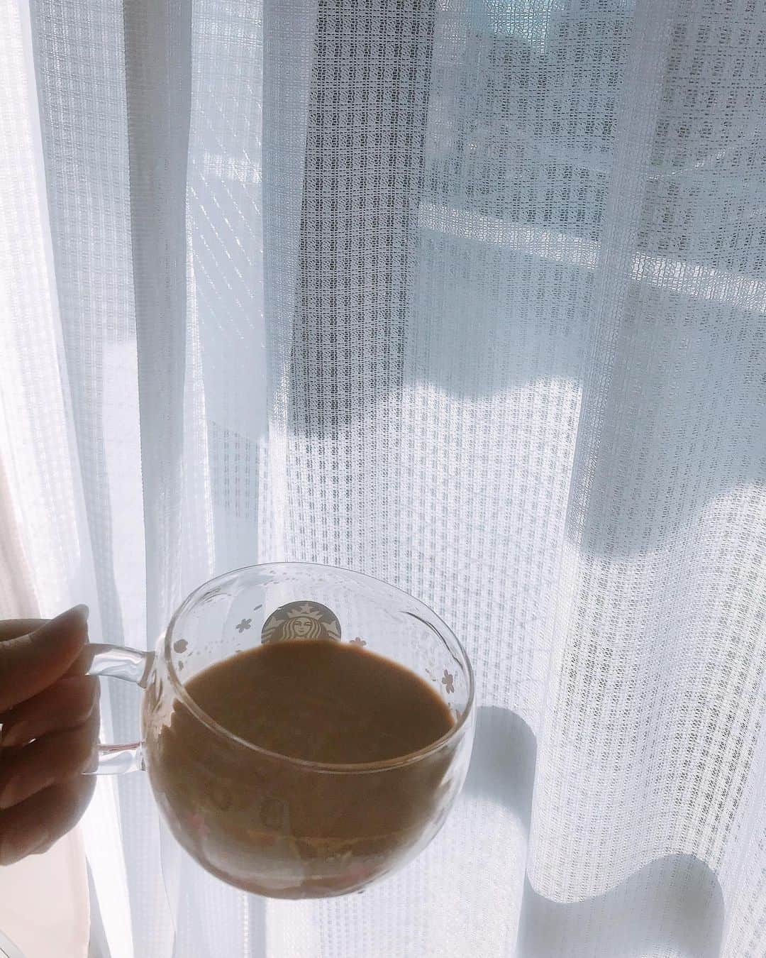 藤木由貴さんのインスタグラム写真 - (藤木由貴Instagram)「夏日和？こんな時でも、季節は巡ってきます✨　おはよう！ 今日は久々にドリップ、フィルターでコーヒー淹れました。幸せ時間、おうち時間🏠 . #gm #goodmorning #coffeebreak #stayhome #藤木由貴 #loveit」5月11日 12時14分 - yuki.grm