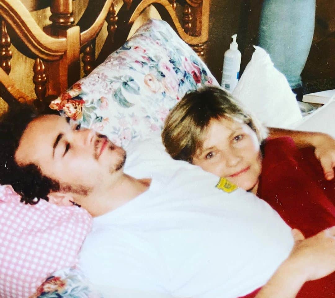 ダニー・マスターソンのインスタグラム：「Happy mommy’s day my mother. From your son who might have been in love with Chris Cornell.... luv u 2 the 🌙」