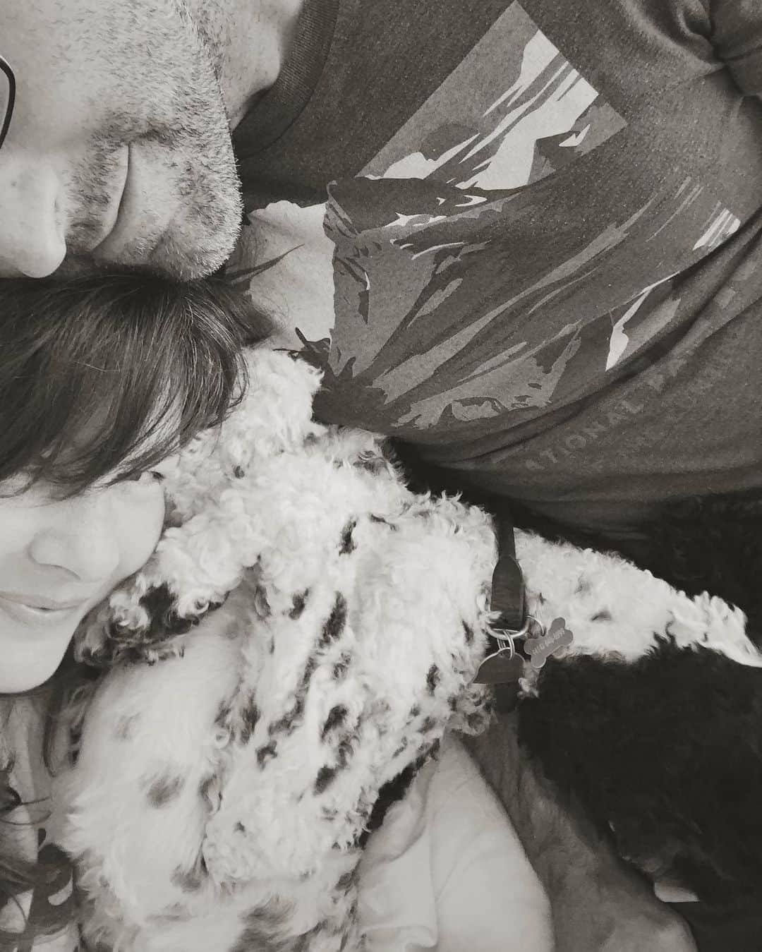 Robin May Flemingのインスタグラム：「Believe it or not, we took this magnificently off-kilter family portrait BEFORE the tequila started flowing.  Happy anniversary, @matthewjay. Not sure where those seven years went, but I'm happy I spent them with you.」