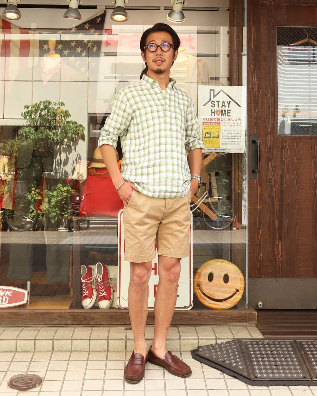 のインスタグラム：「本日のSTYLE  暑いので短パンの出番ですね〜  #shirt#soutiencol #shorts#empire&sons #shoes#paraboot #ivystyle#trad#surf #Freeportueno#tokyo#上野セレクトショップ」