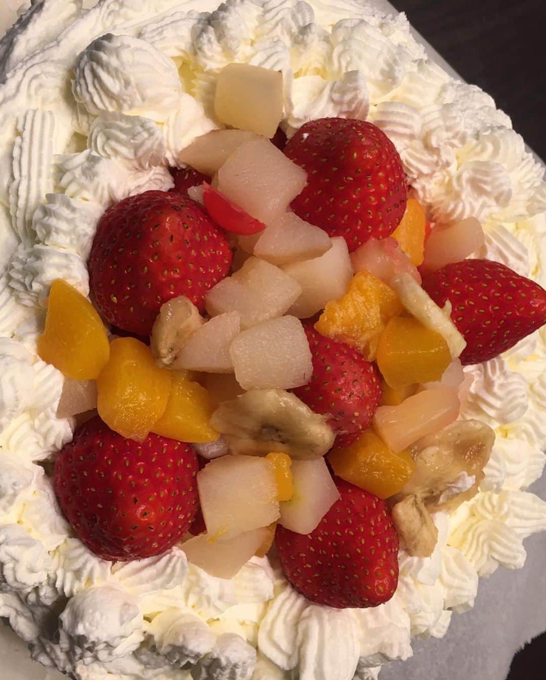 和田 一浩さんのインスタグラム写真 - (和田 一浩Instagram)「子供の日に娘とケーキを作りました🎂 #デコレーションケーキ　#子供の日　#和田一浩」5月11日 12時49分 - wadakazuhiro