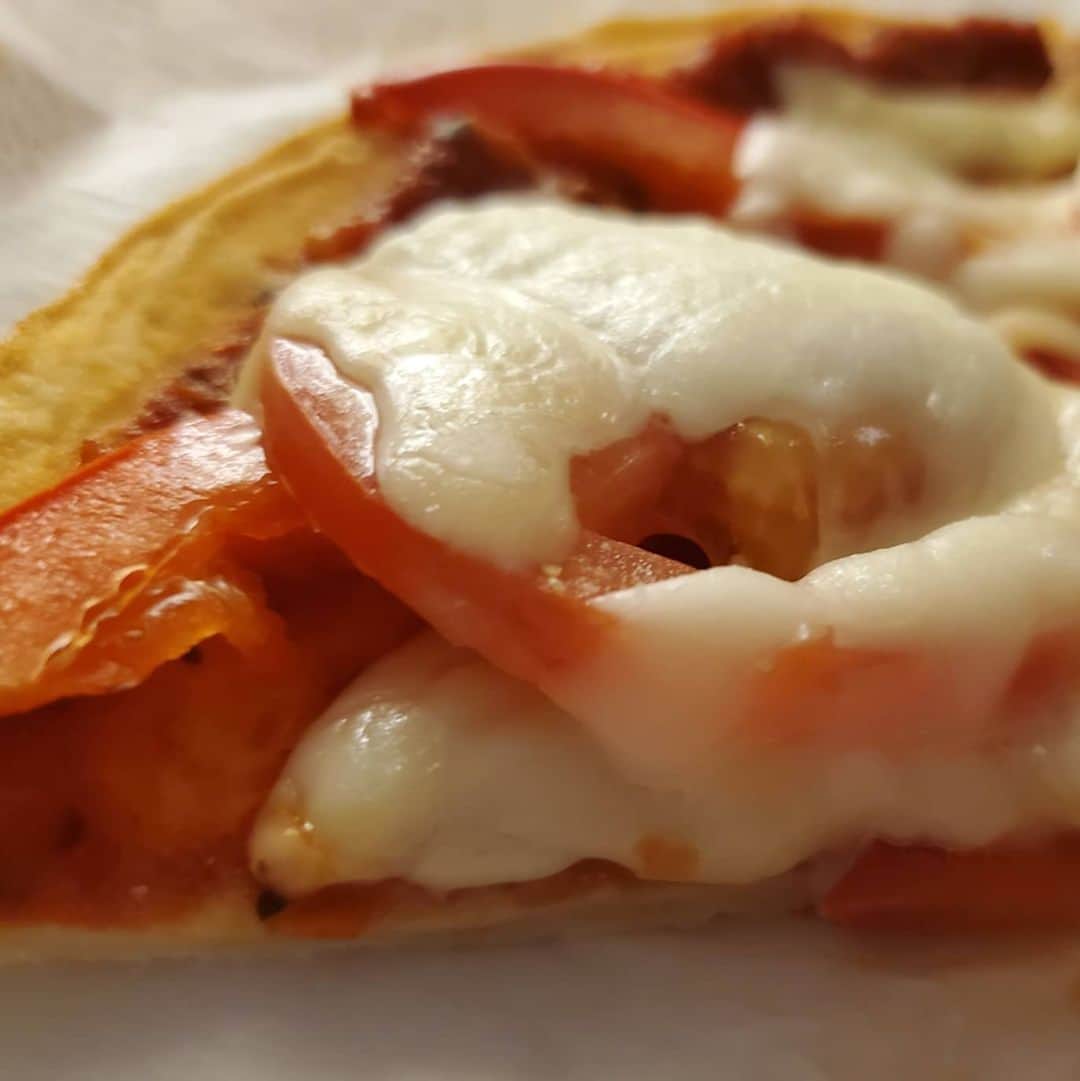 山田優さんのインスタグラム写真 - (山田優Instagram)「自家製 プルコギピザと トマト&モッツァレラピザ 🍕🍕🍕🍕🍕!!!!!! #stayhome #pizza」5月11日 15時18分 - yu_yamada_