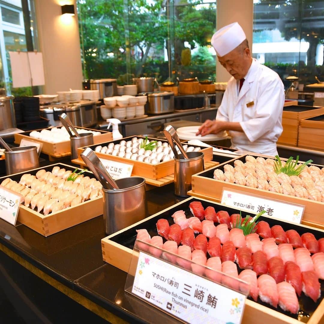 【公式】オーシャンリゾートホテル マホロバ・マインズ三浦さんのインスタグラム写真 - (【公式】オーシャンリゾートホテル マホロバ・マインズ三浦Instagram)「当ホテル自慢の鮪食べ放題バイキングは、落ち着いたら食べたいものランキング第一位じゃないですか（私はそうです）？ #お寿司 #寿司 #鮪 #寿司好きと繋がりたい #海鮮 #マグロ #鮨 #鮪 #おいしい写真 #グルメスタグラム #寿司好き #刺身盛り #バイキング #SUSHI #ブッフェ #お茶漬け #三崎港 #鮪茶漬け #神奈川グルメ #鮪茶漬け #寿司職人 #maholovaminds #三崎鮪 #マホロバマインズ #三浦 #三浦市 #マホロバ #三浦半島 #マホロバマインズ三浦 #三浦海岸」5月11日 21時01分 - maholova_minds_miura